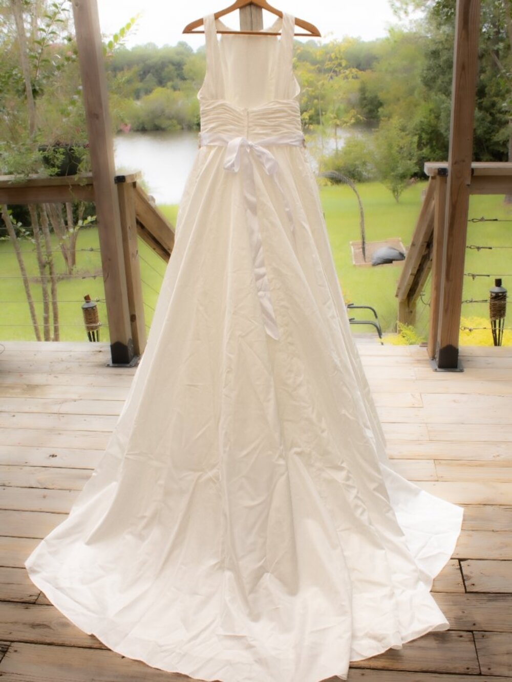 Wedding Dress - Picture 4 of 7